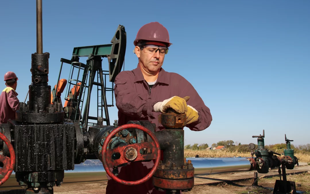 Rugged Computers for Oil and Gas: Key Benefits and Use Cases